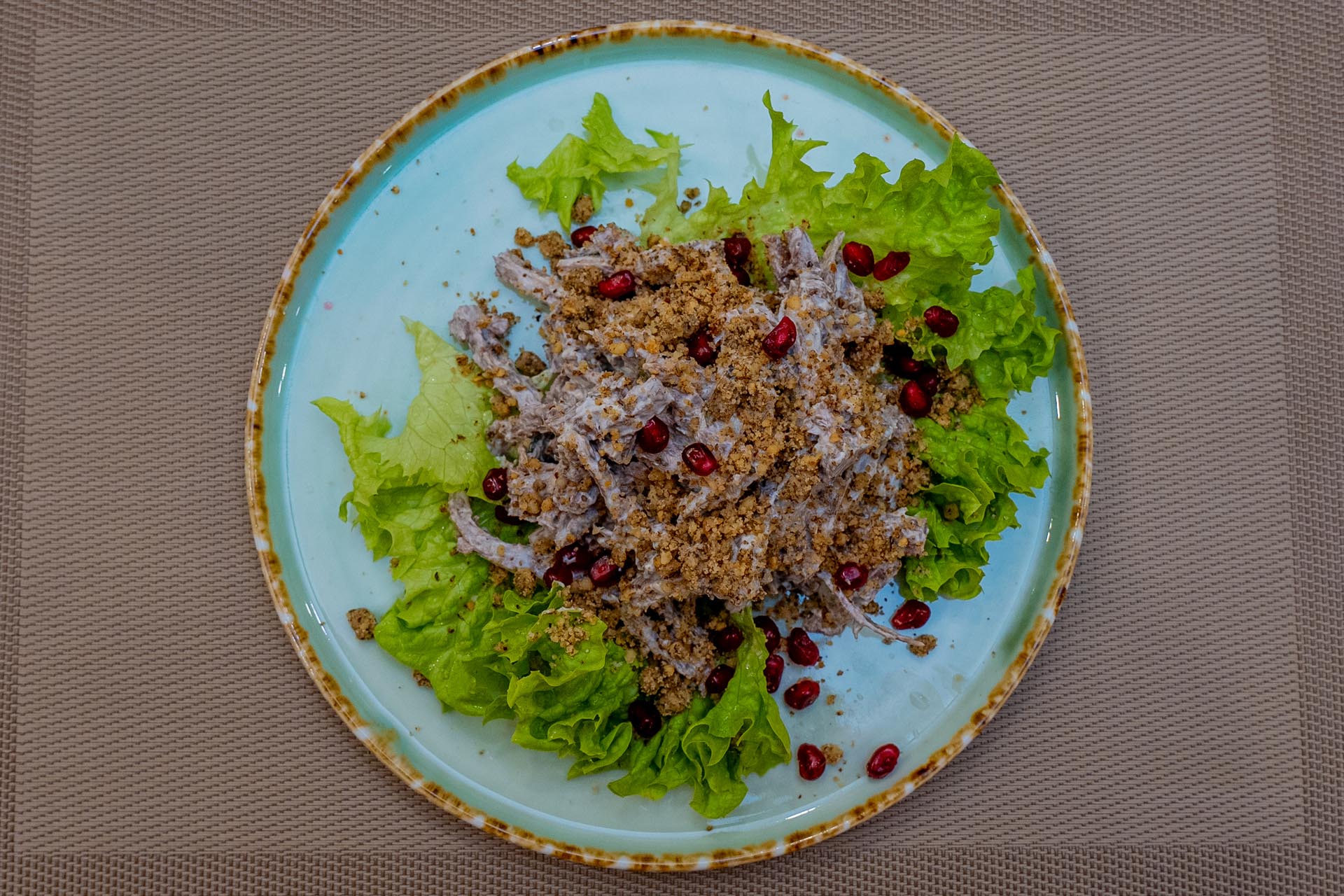 Салат из мяса в Цахтоне