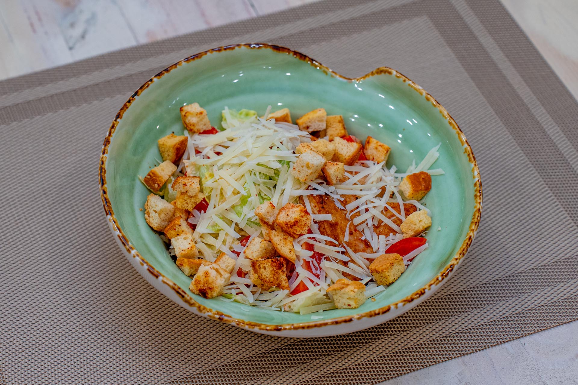 Заказ Цезаря с курицей в Сочи